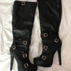 Black boots size 7.5